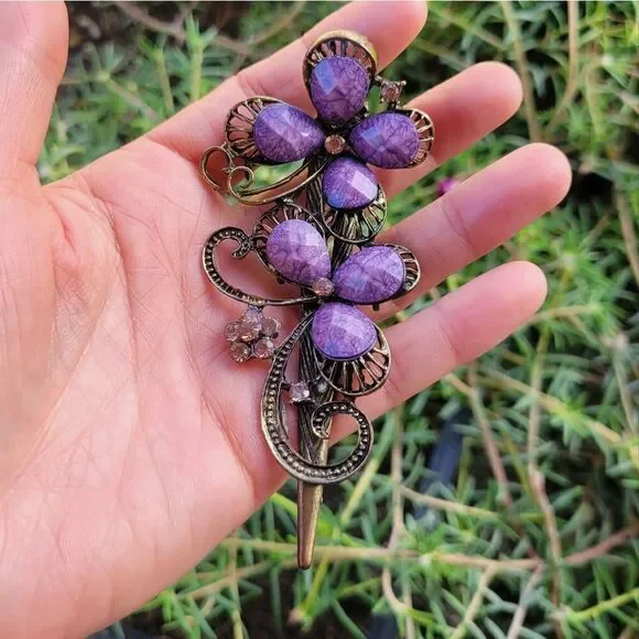 Beautiful Vintage inspired Purple hair accessory - Picture 14 of 15